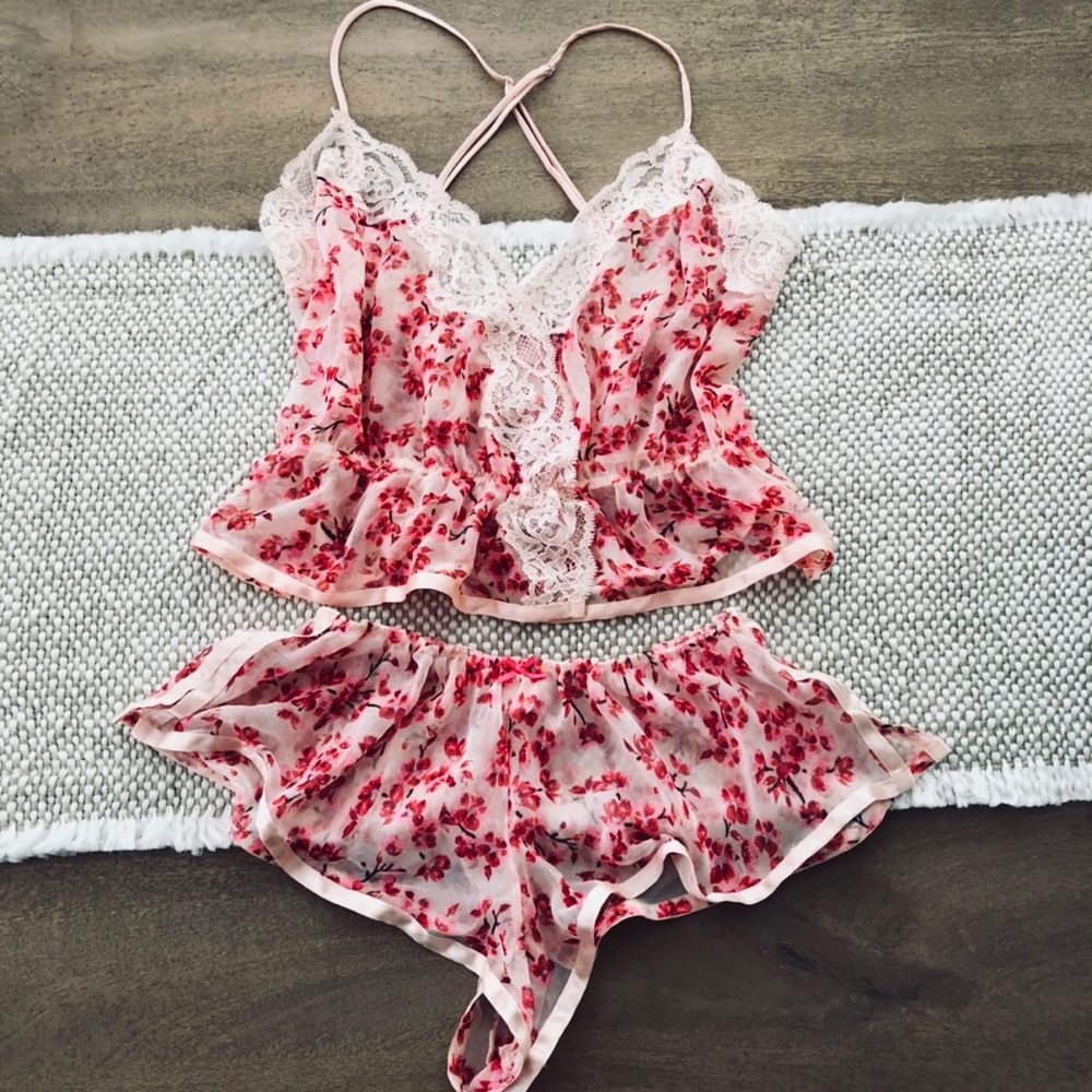 Victorias Secret Floral Pink Lace Lingerie Set